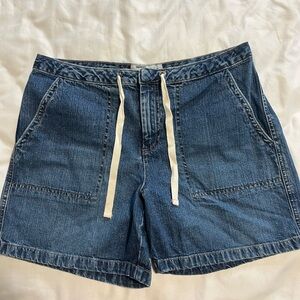 Vintage Old‎ Navy Blue Jeans Shorts, Size 8. 100% Cotton